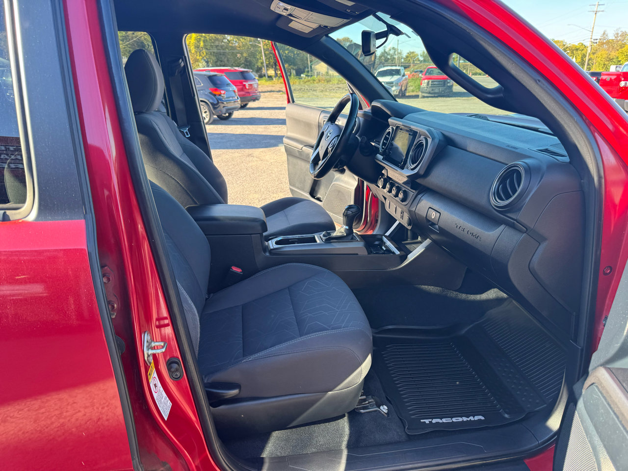 Used 2016 Toyota Tacoma TRD Sport image 16
