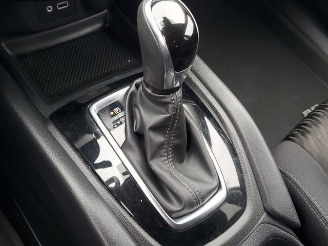 Used 2019 Nissan Rogue S image 27