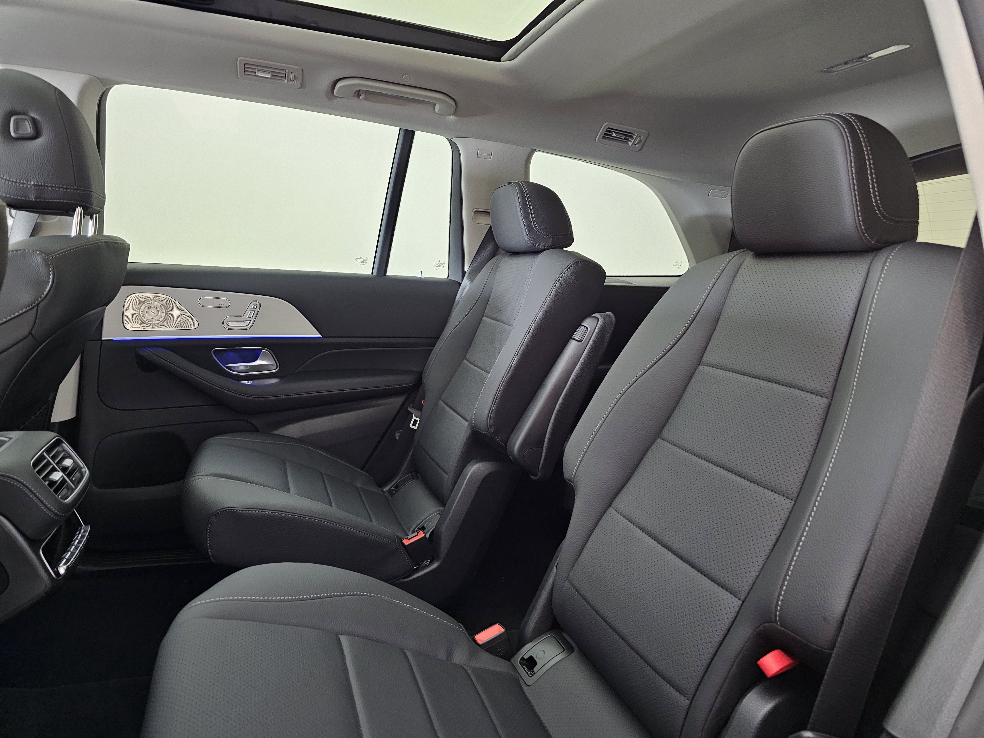 New 2026 Mercedes-Benz GLS 450 4MATIC image 25