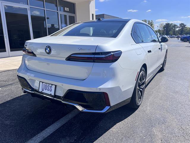 New 2026 BMW 750e xDrive w/ Executive Package image 3