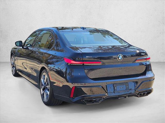 Used 2025 BMW 760i xDrive image 7