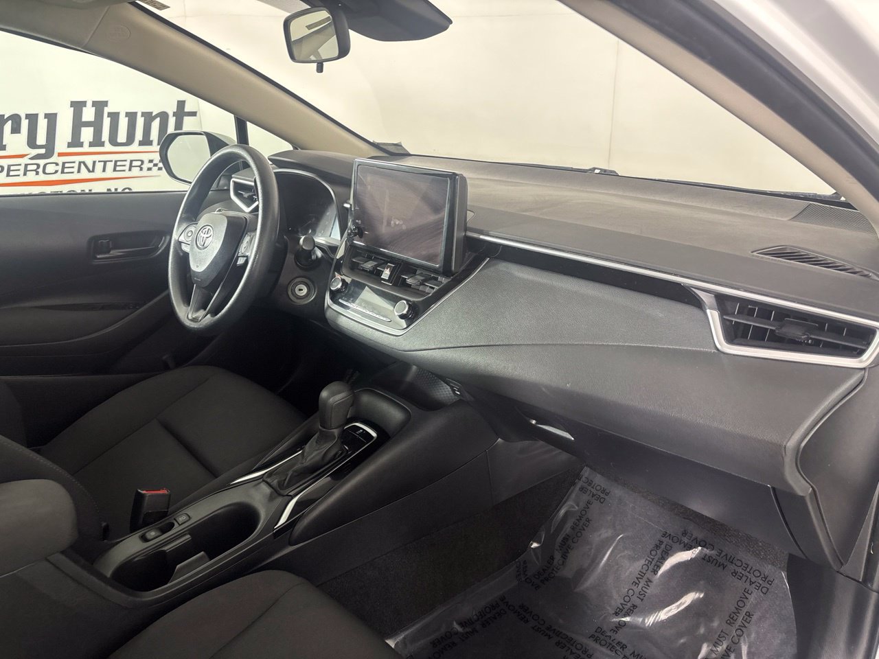 Used 2024 Toyota Corolla LE FWD image 33