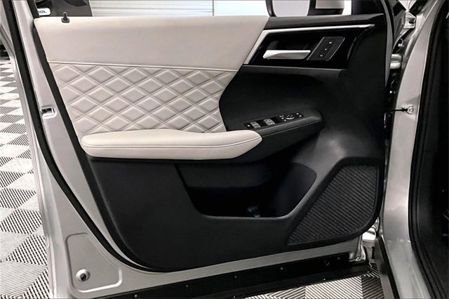 Used 2024 Mitsubishi Outlander SEL image 16