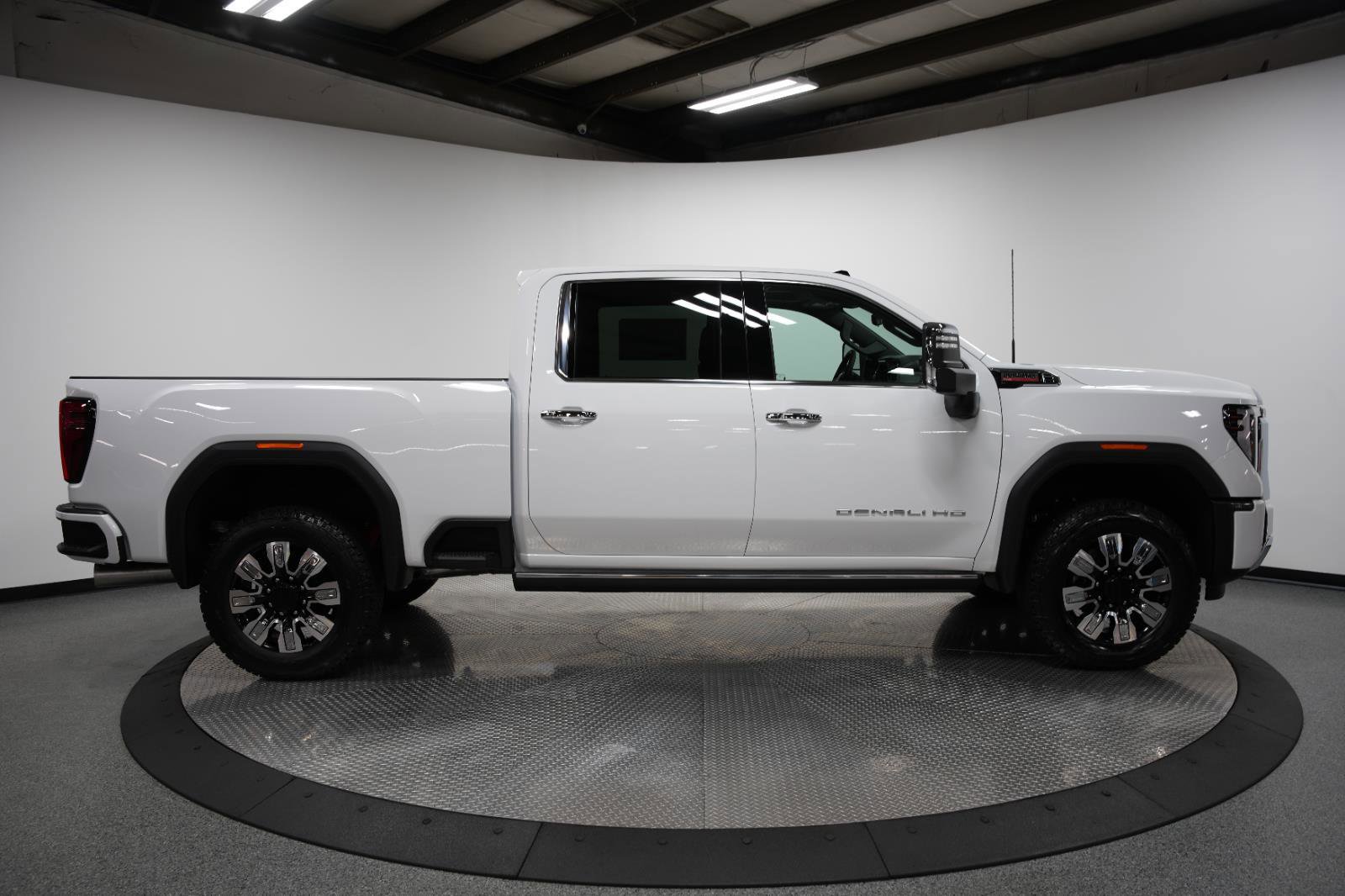 New 2025 GMC Sierra 2500 Denali w/ Denali Reserve Package image 12