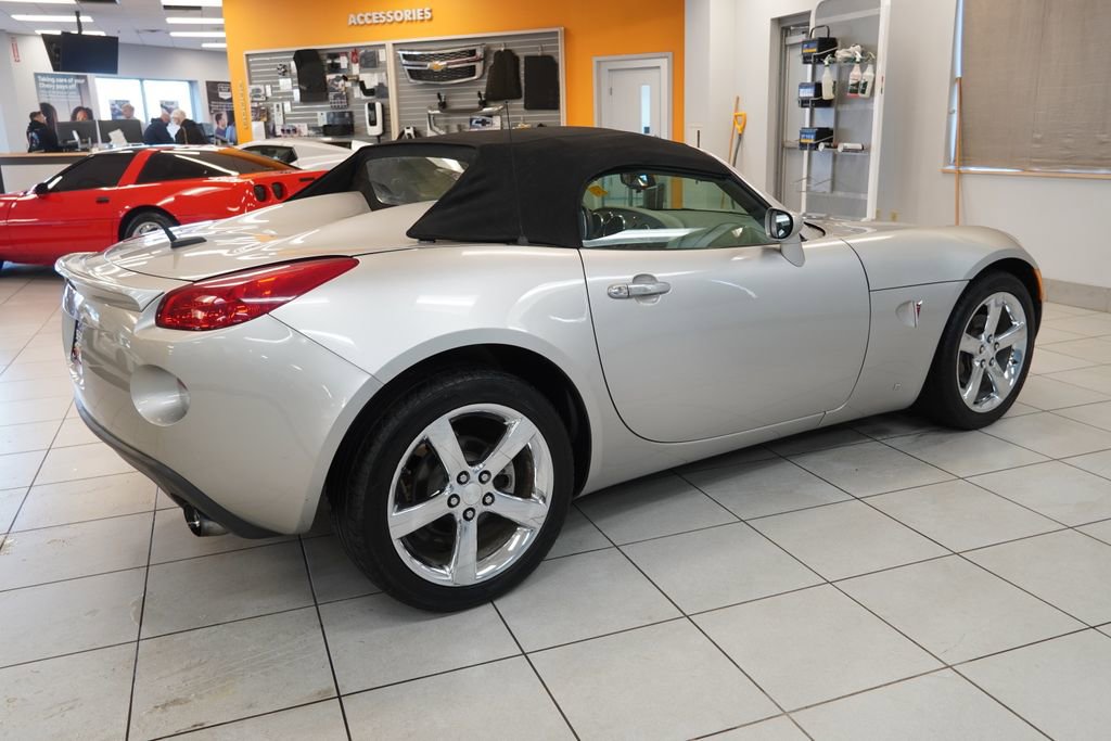 Used 2008 Pontiac Solstice GXP w/ Premium Package image 9
