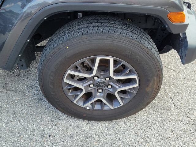 Used 2025 Jeep Wrangler Unlimited Sahara AWD/4WD image 7