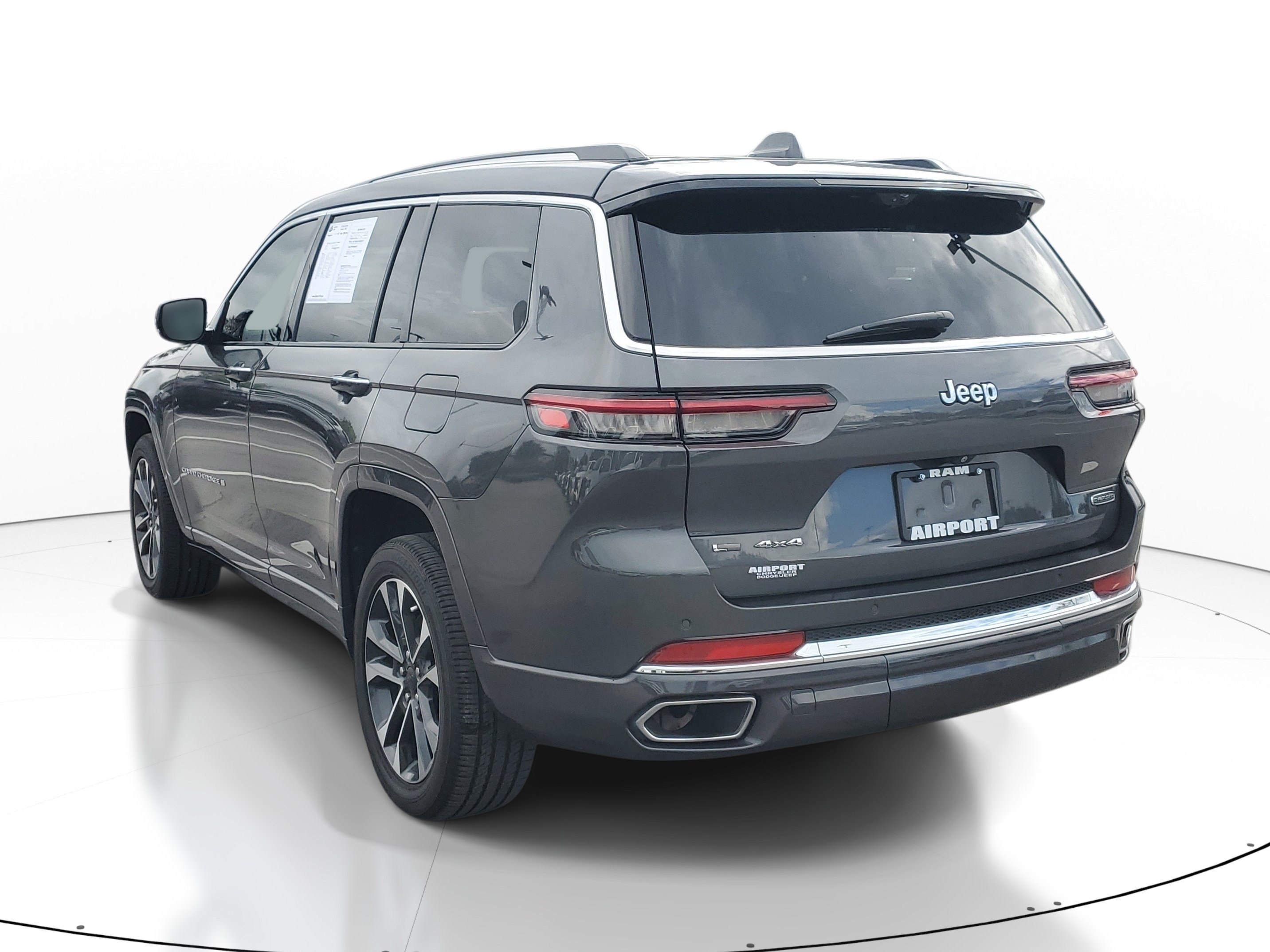 Used 2021 Jeep Grand Cherokee L Overland w/ Advanced Protech Group III AWD/4WD image 5