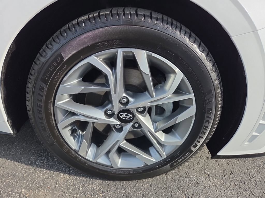 Used 2023 Hyundai Sonata SEL image 16
