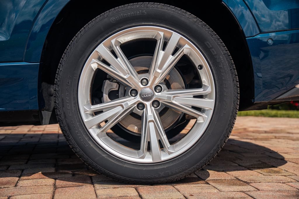 Used 2019 Audi Q8 Prestige AWD/4WD image 16