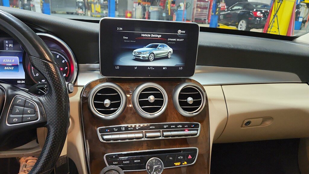 Used 2016 Mercedes-Benz C 300 4MATIC Sedan image 32
