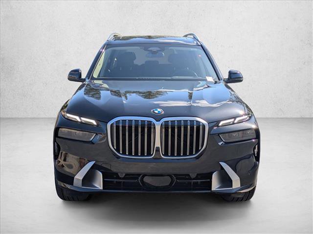 Used 2025 BMW X7 xDrive40i w/ Premium Package image 5