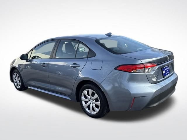 Used 2024 Toyota Corolla LE image 3