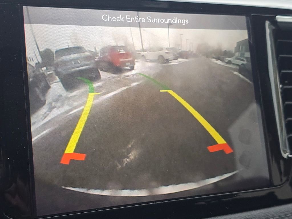 Used 2019 Chrysler Pacifica Limited w/ Tire & Wheel Group image 8