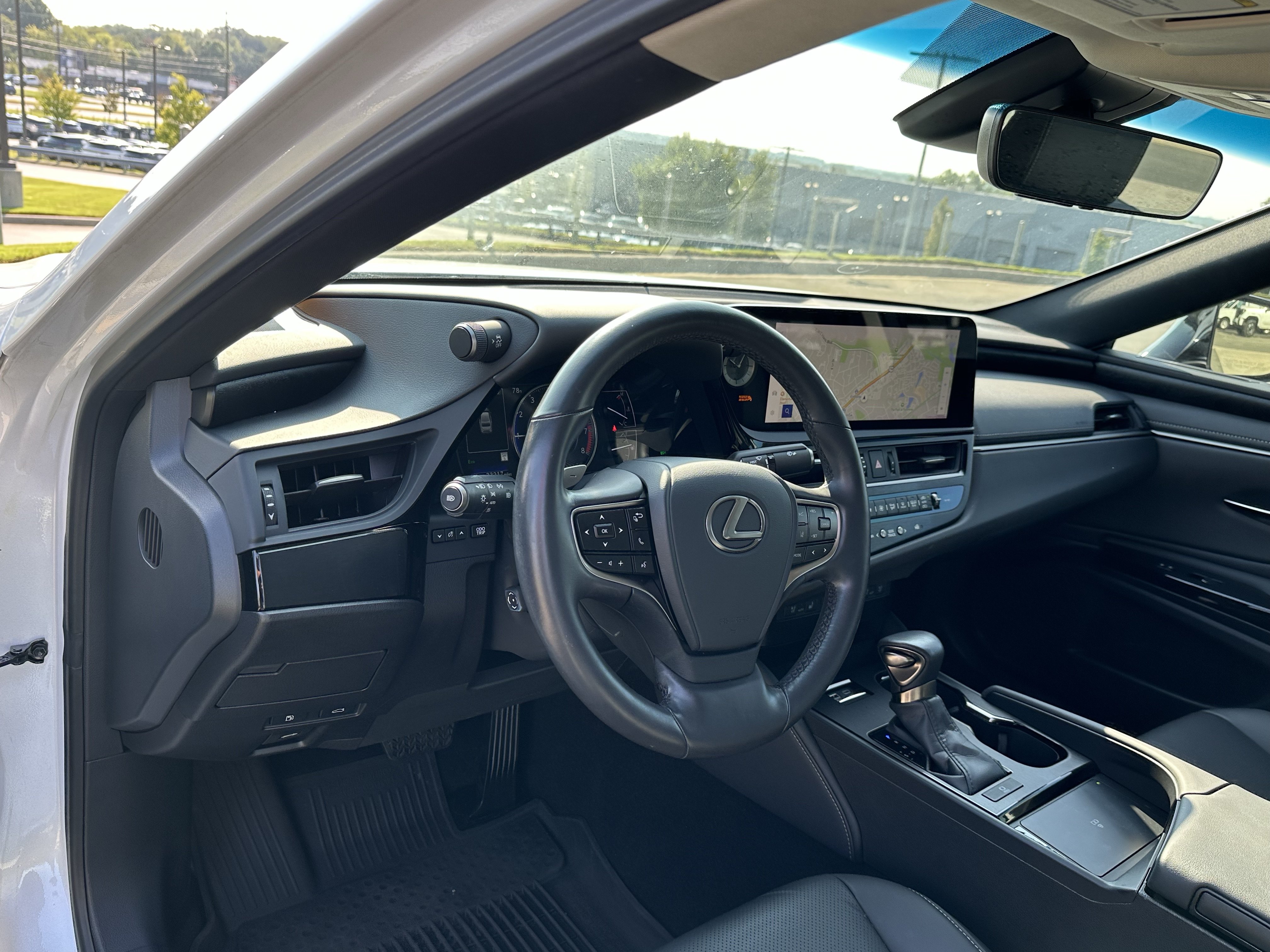Used 2024 Lexus ES 350 w/ Premium Package FWD image 17