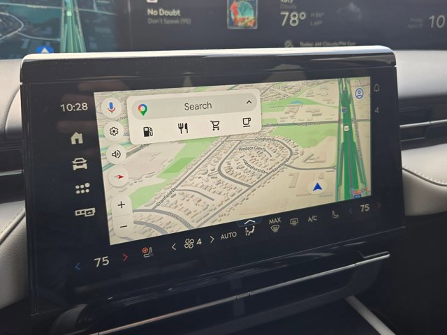 Used 2025 Lincoln Nautilus Premier w/ Equipment Group 102A image 15