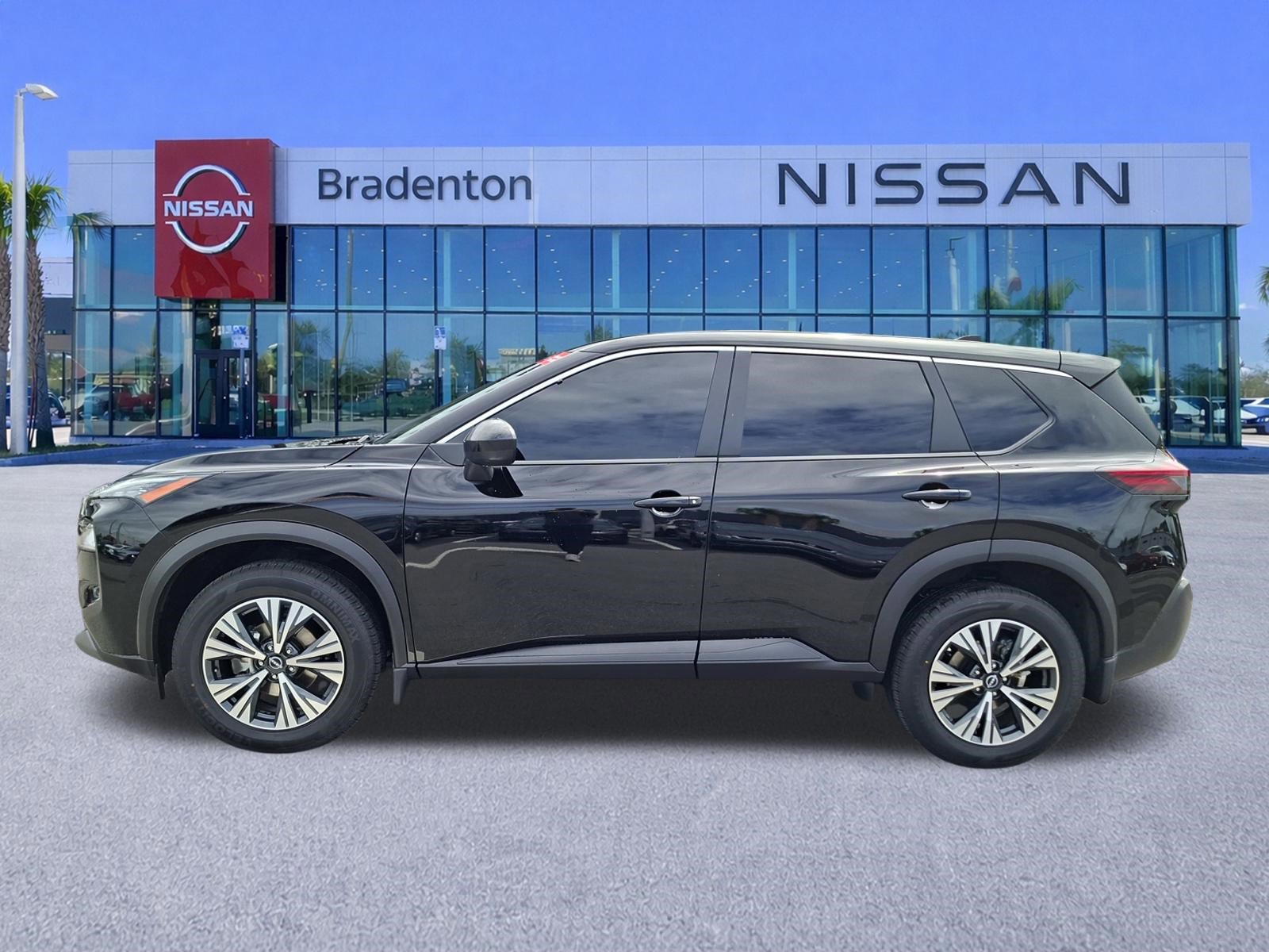 Used 2023 Nissan Rogue SV image 8