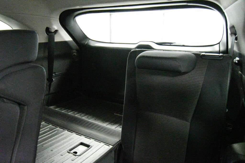 Certified 2023 Toyota Highlander L image 20