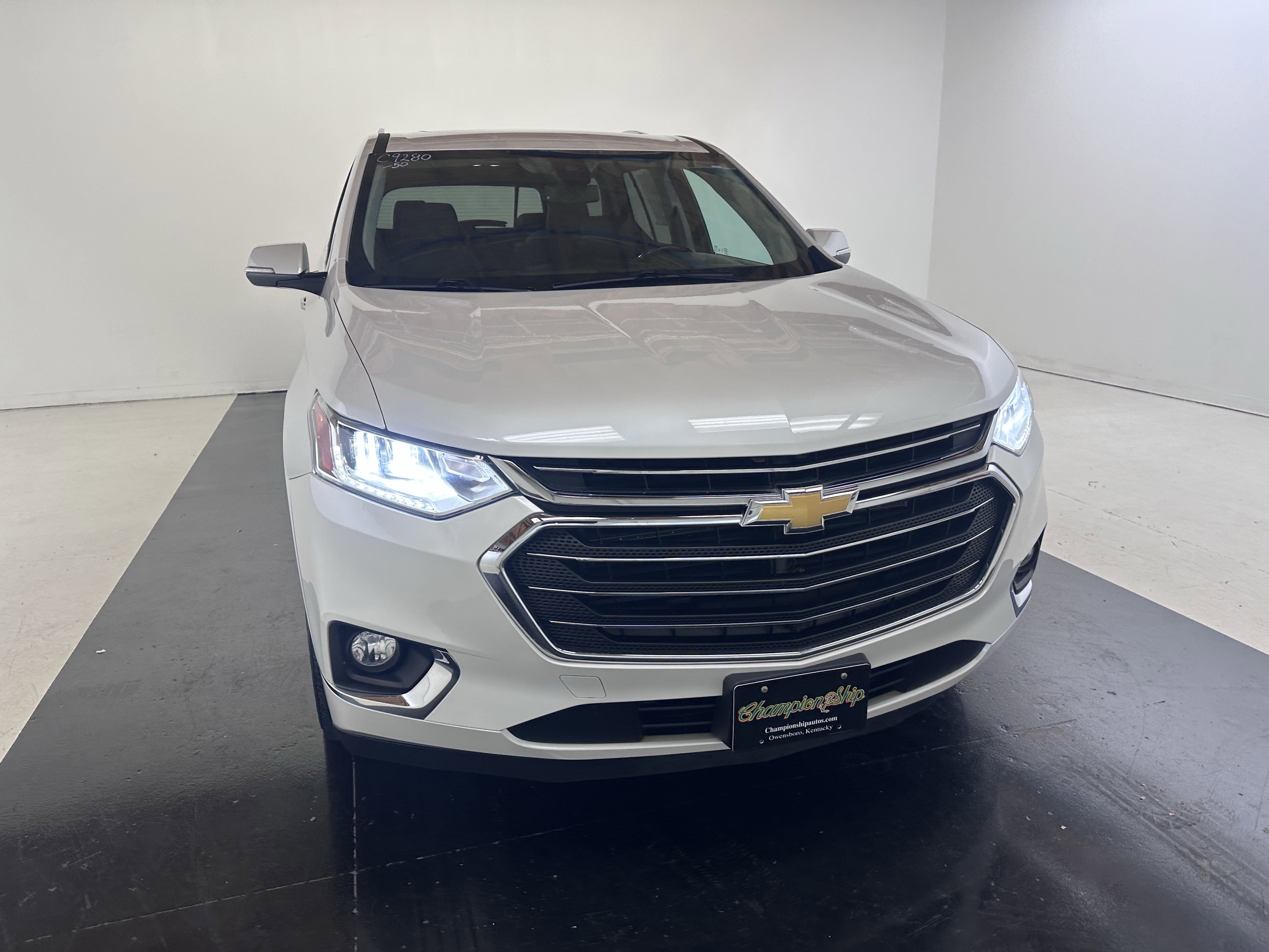 Used 2019 Chevrolet Traverse Premier w/ Driver Confidence II Package image 3