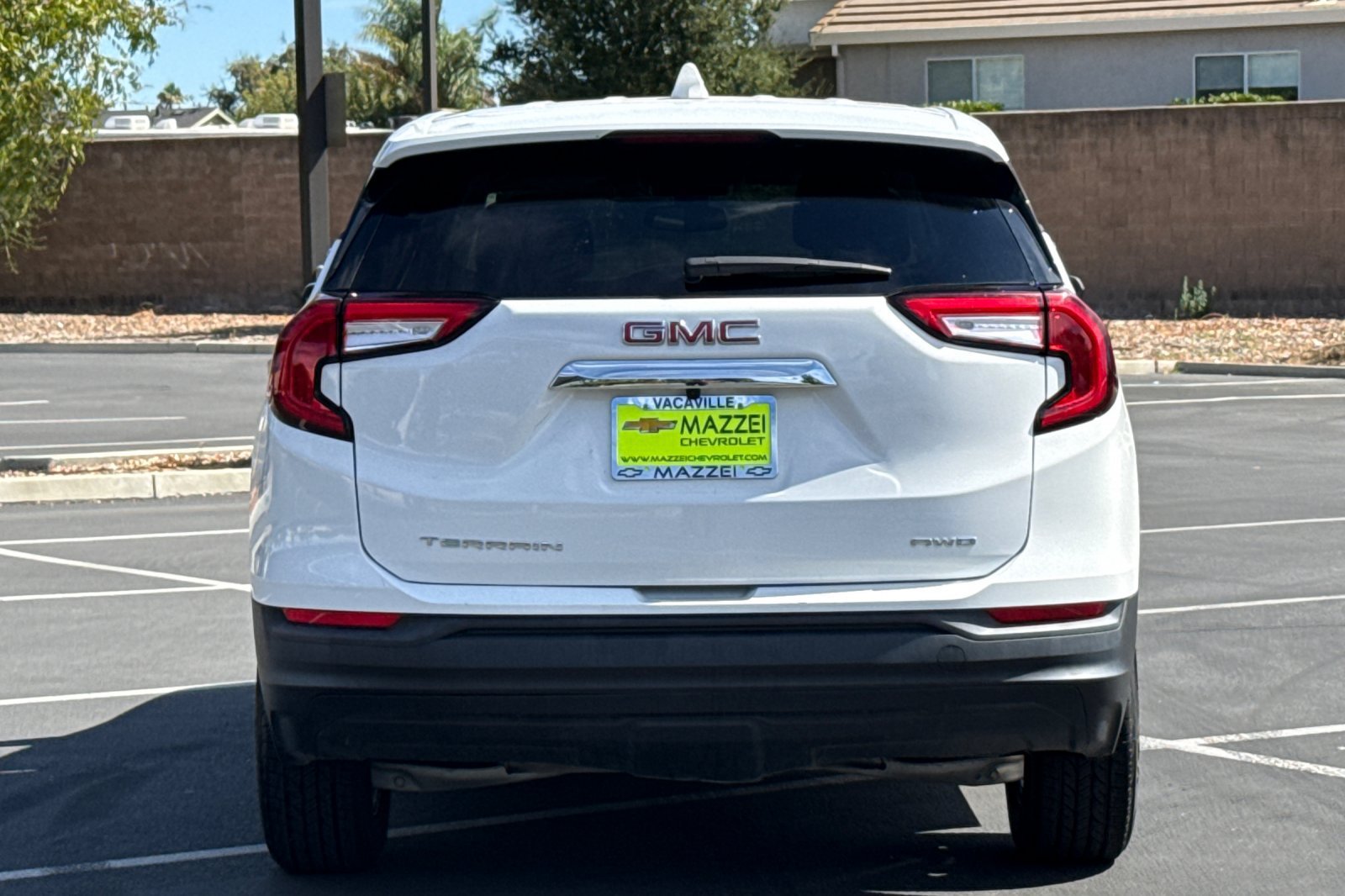 Used 2024 GMC Terrain SLE AWD/4WD image 12