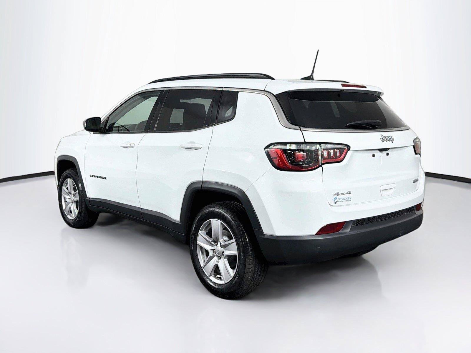 Used 2022 Jeep Compass Latitude AWD/4WD image 9