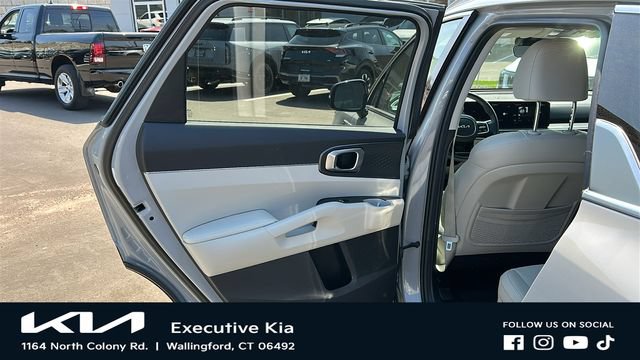 Certified 2025 Kia Sorento S AWD/4WD image 21