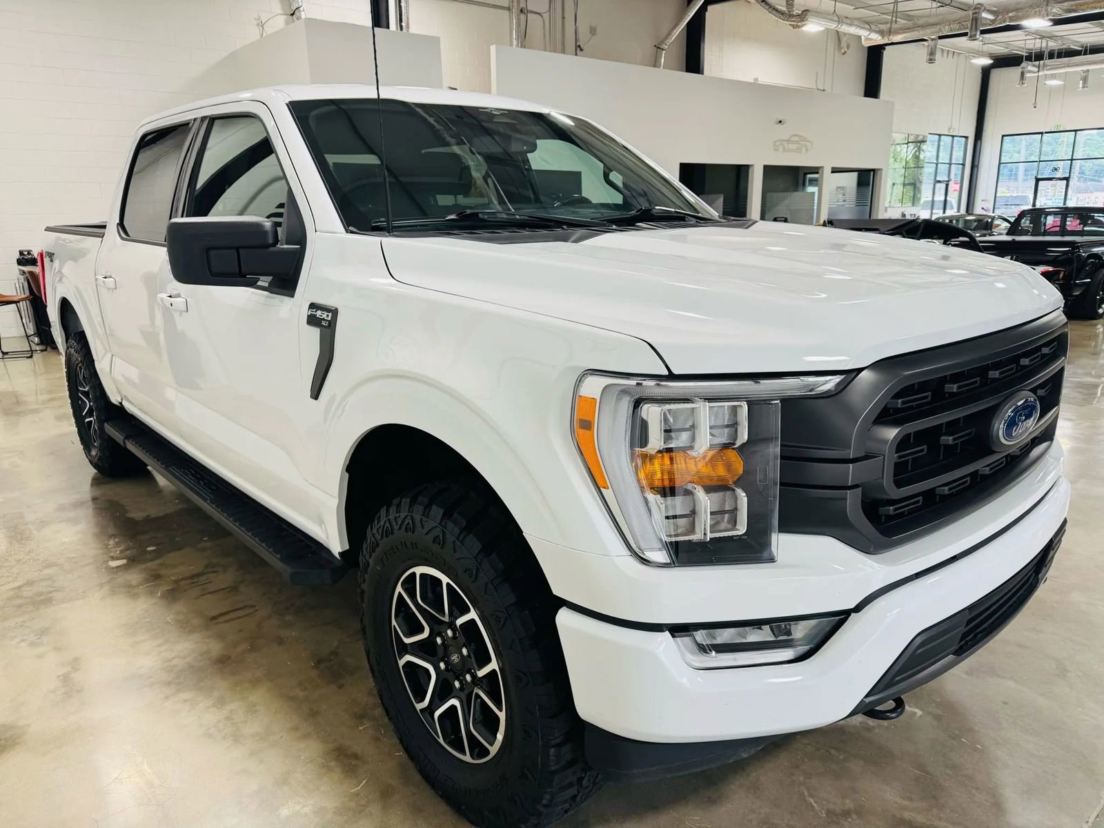 Used 2023 Ford F150 XLT w/ Equipment Group 302A High image 5