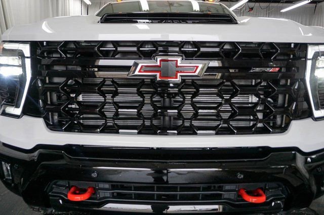 New 2026 Chevrolet Silverado 2500 ZR2 image 3
