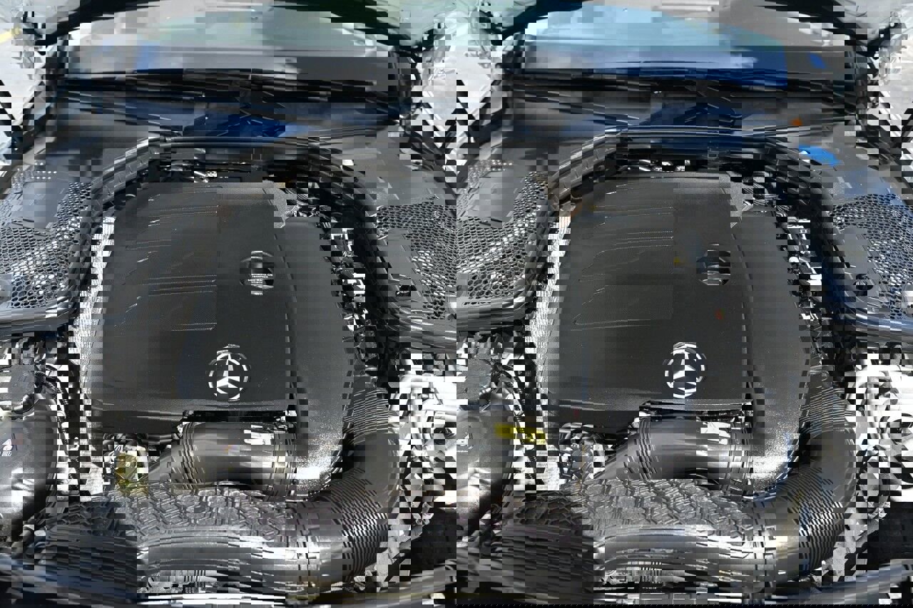 Used 2021 Mercedes-Benz C 300 Sedan w/ Premium Package image 18