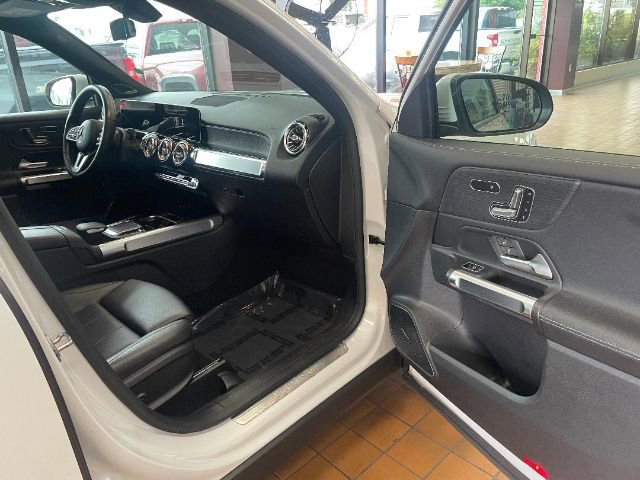 Used 2021 Mercedes-Benz GLB 250 w/ Premium Package image 26