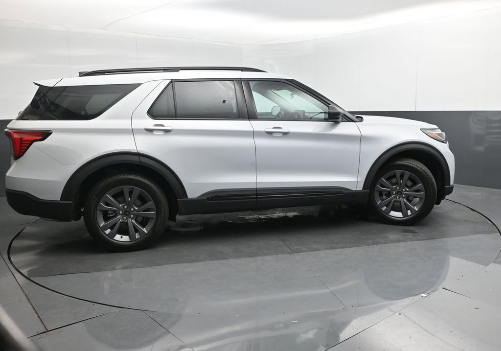 New 2026 Ford Explorer Active image 6