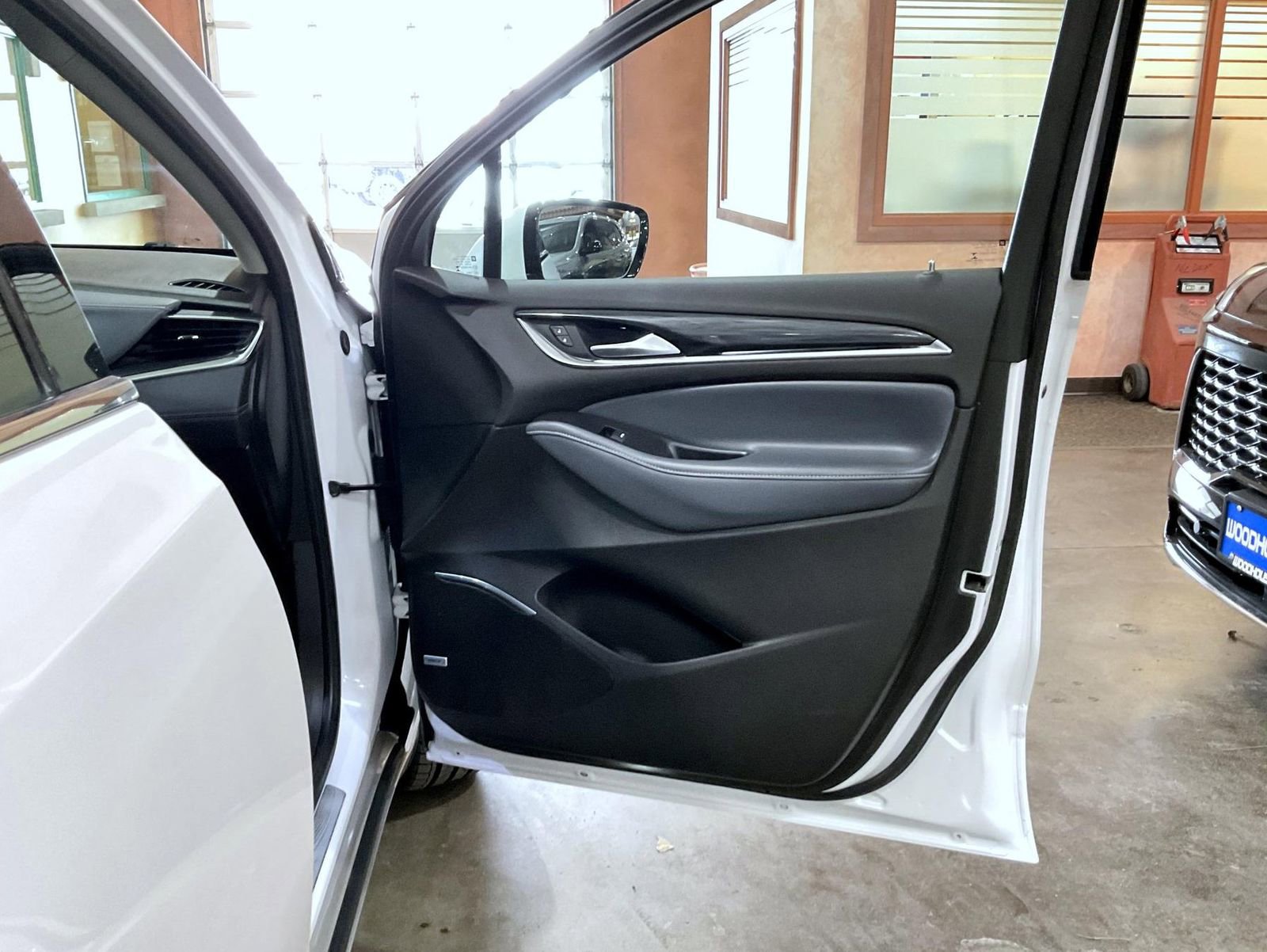 Used 2021 Buick Enclave Premium w/ Sun and Sites Package image 16