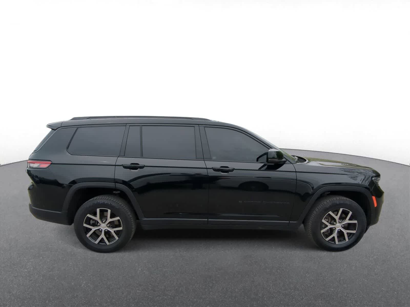 Certified 2023 Jeep Grand Cherokee L Limited AWD/4WD image 9