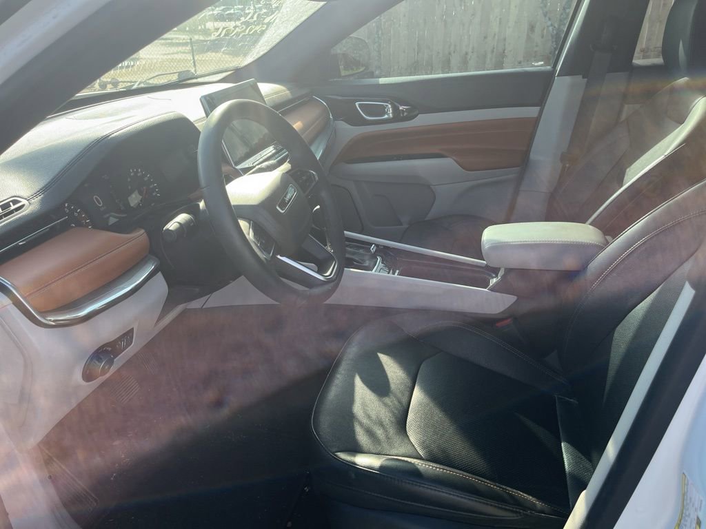 Used 2023 Jeep Compass Limited image 5