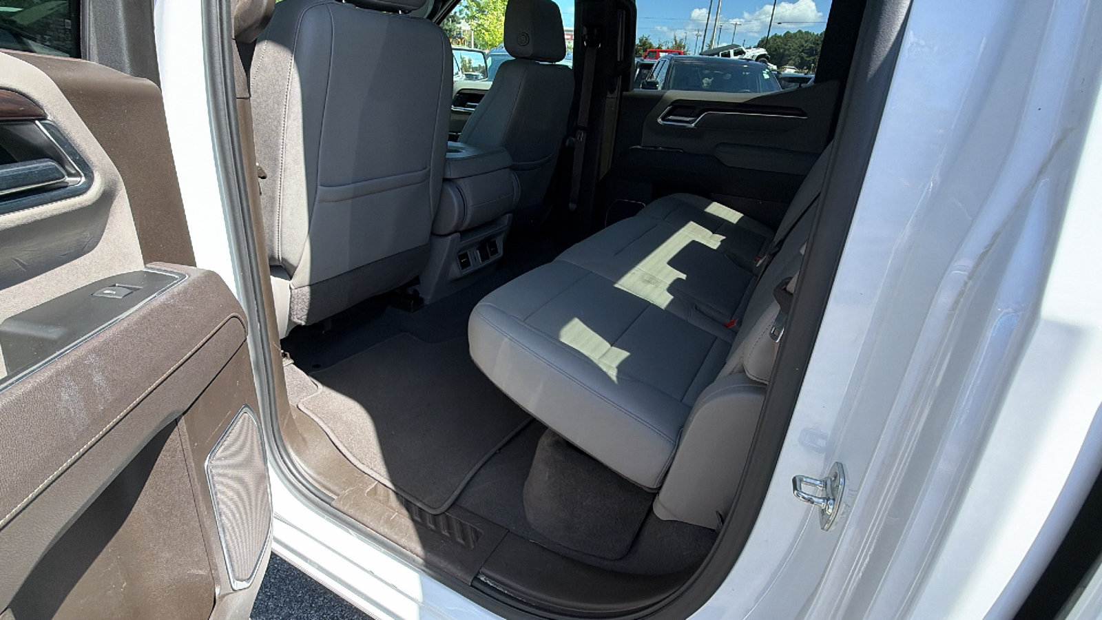 Used 2025 GMC Sierra 1500 SLT AWD/4WD image 23