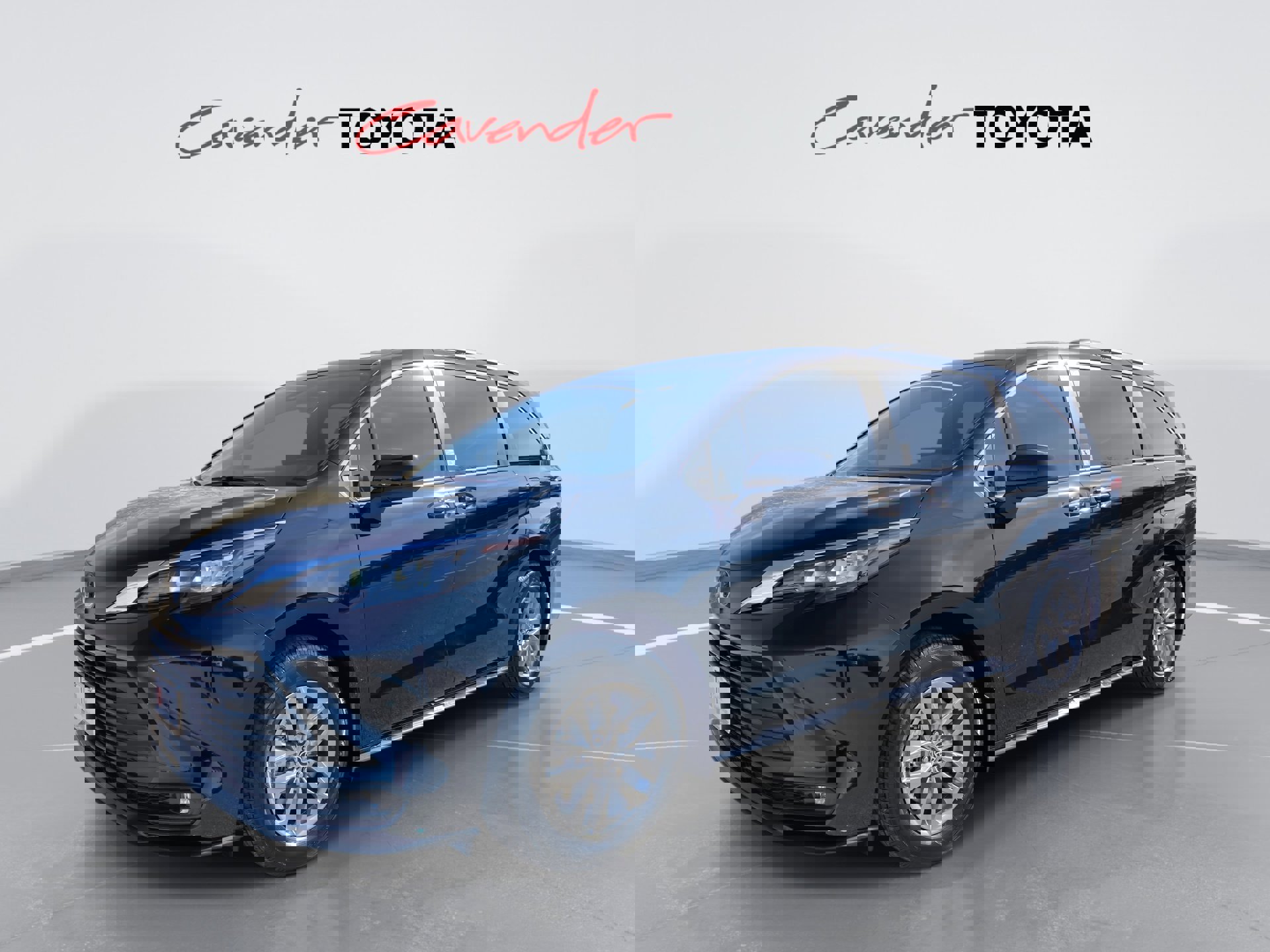 Certified 2025 Toyota Sienna XLE image 1