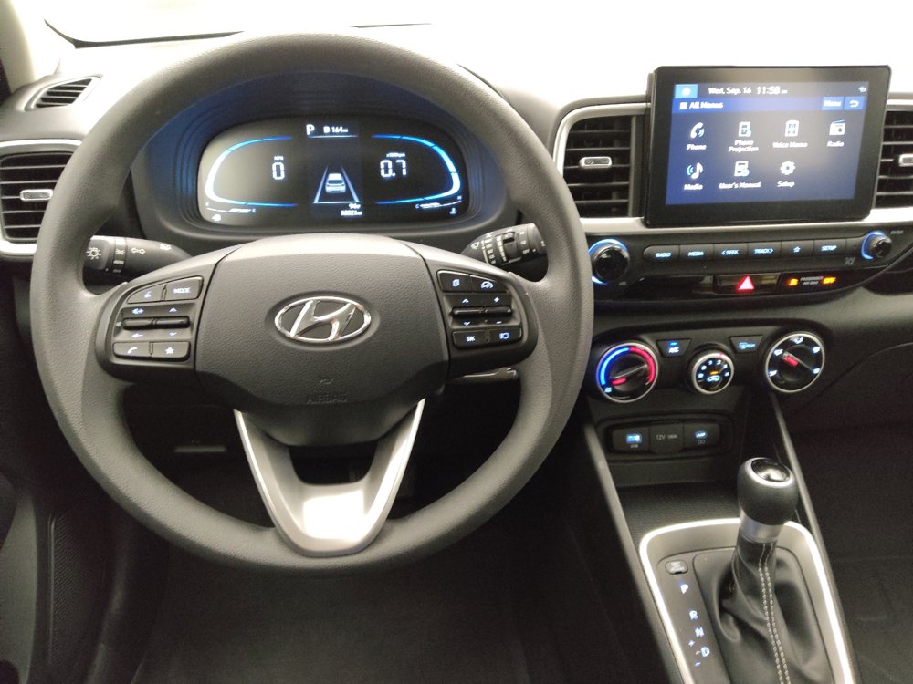 Used 2025 Hyundai Venue SE FWD image 22