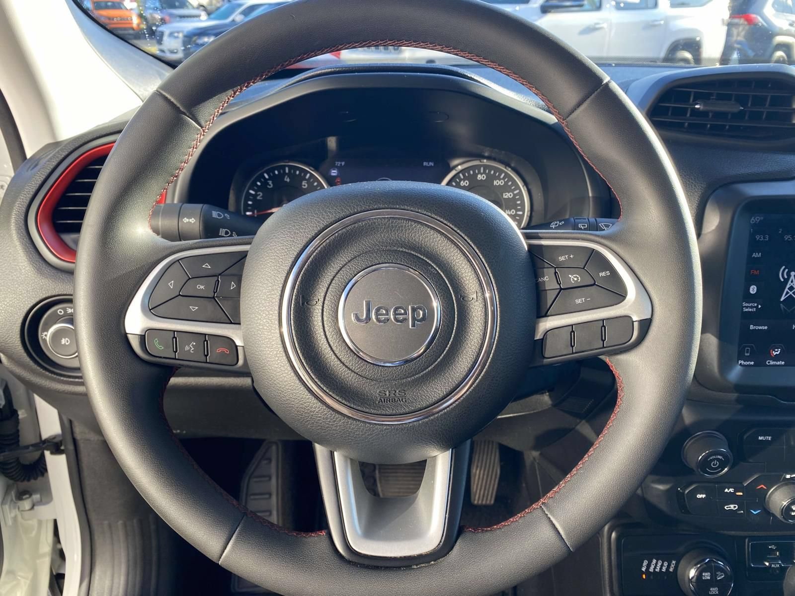 Used 2023 Jeep Renegade Trailhawk AWD/4WD image 29