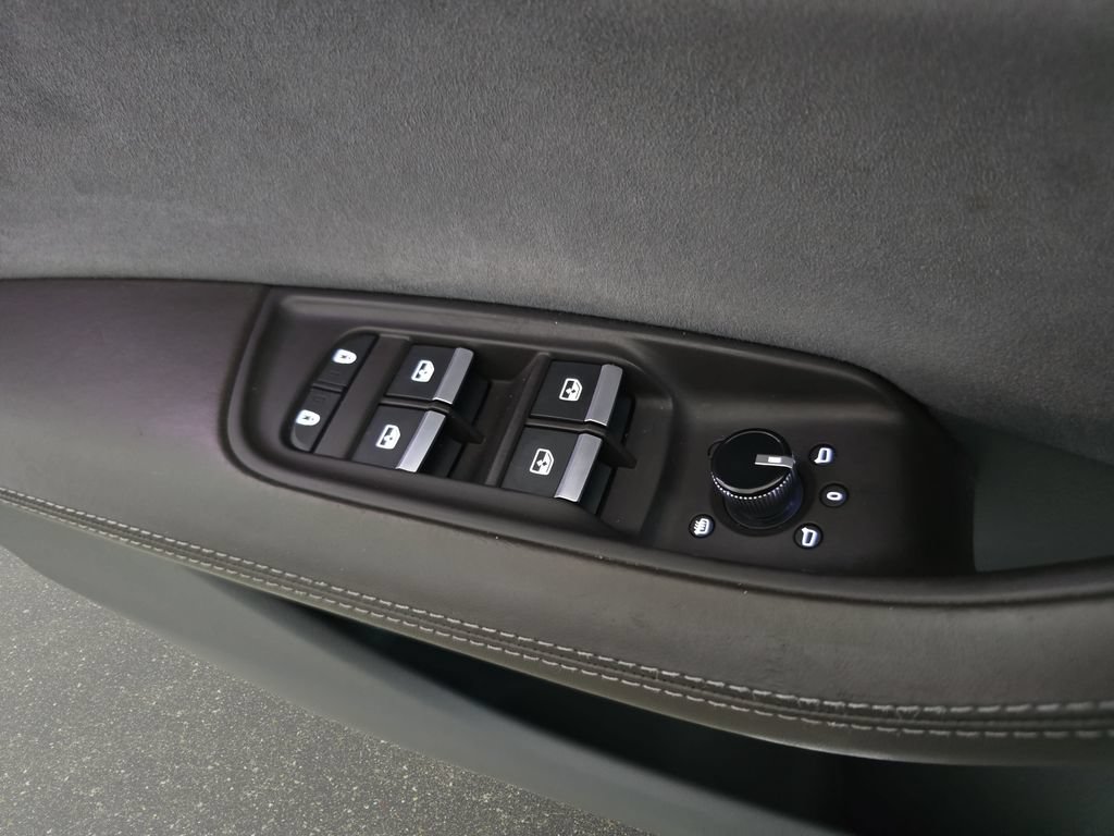 Used 2019 Audi Q8 Prestige AWD/4WD image 29