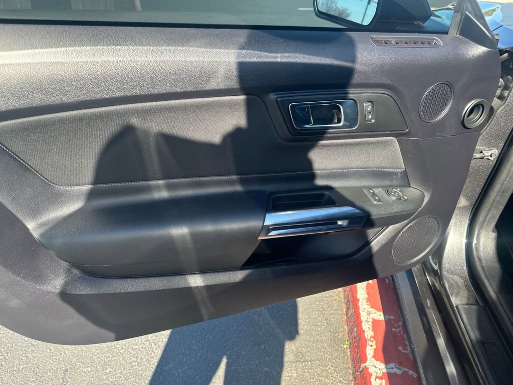 Used 2019 Ford Mustang Coupe w/ Ecoboost Performance Package image 10