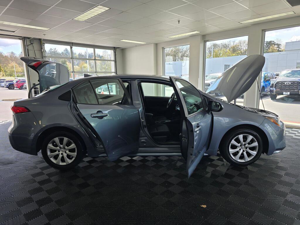 Used 2024 Toyota Corolla LE FWD image 17