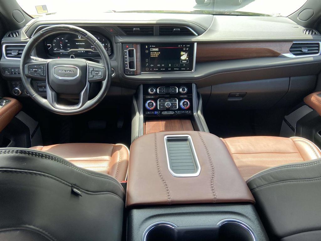 Used 2023 GMC Yukon XL Denali Ultimate AWD/4WD image 15