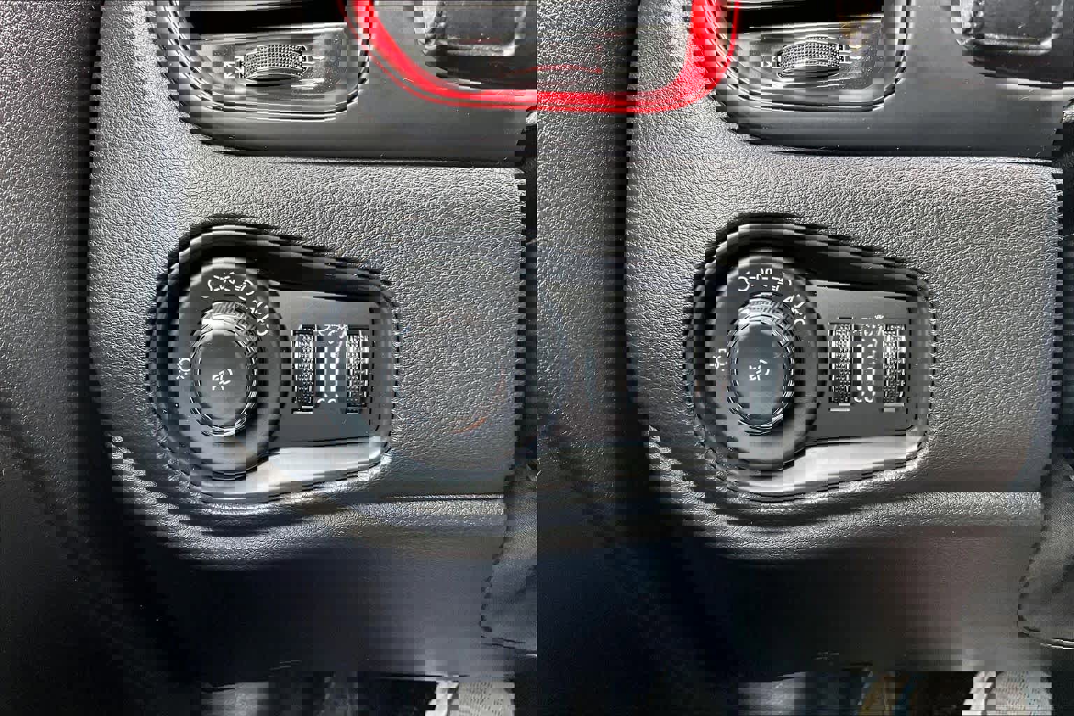 Used 2016 Jeep Renegade Trailhawk image 33