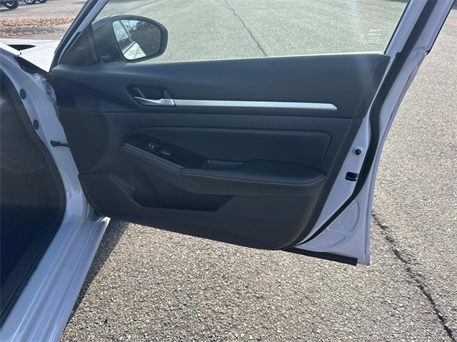 Used 2024 Nissan Altima 2.5 SR w/ SR Premium Package image 24