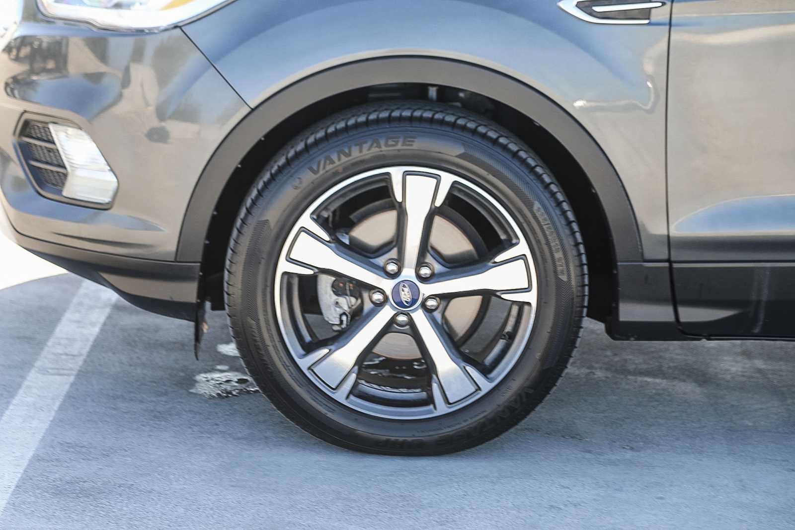 Used 2018 Ford Escape SEL FWD image 10