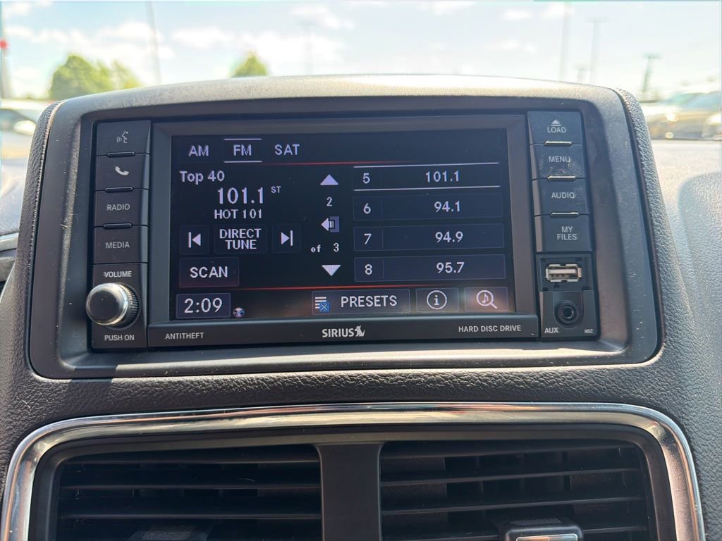 Used 2019 Dodge Grand Caravan SXT w/ Rear Park Assist Package FWD image 15