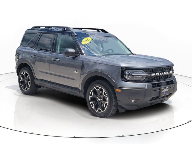 Used 2025 Ford Bronco Sport Outer Banks w/ Outer Banks Tech Package+ AWD/4WD image 3