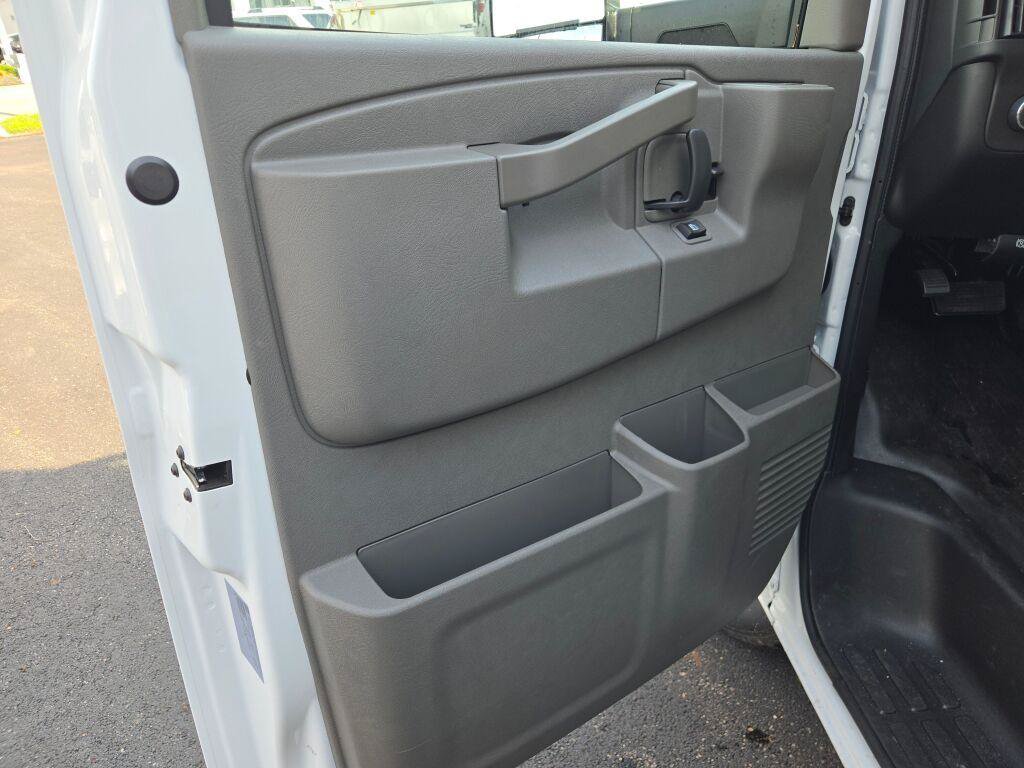 New 2026 Chevrolet Express 3500 w/ Power Convenience Package RWD image 20