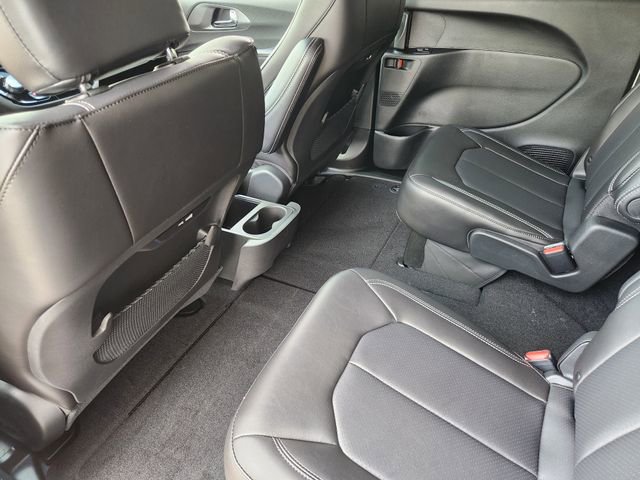 New 2026 Chrysler Pacifica Select FWD image 21