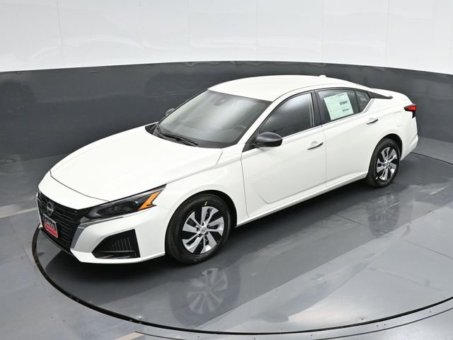 Used 2025 Nissan Altima 2.5 S FWD image 32