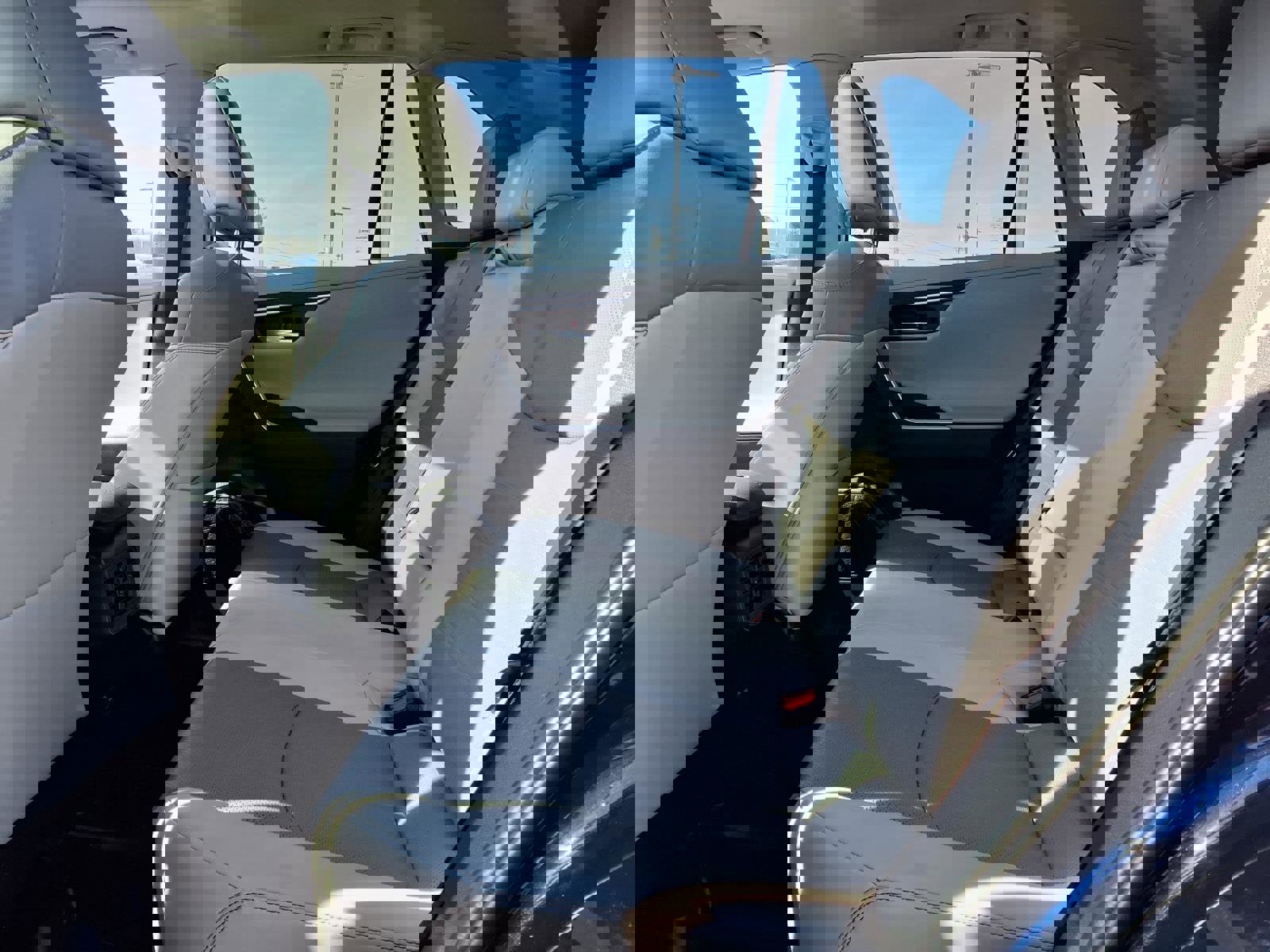 Used 2024 Toyota RAV4 Limited image 7